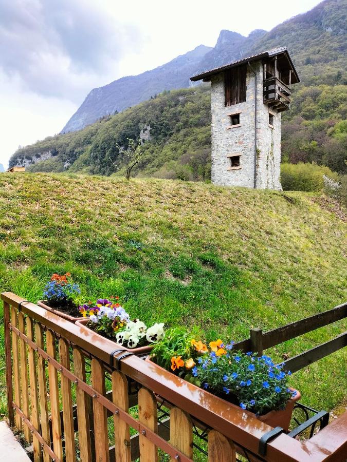Rustica Sul Lago Tenno Primo Piano Buitenkant foto