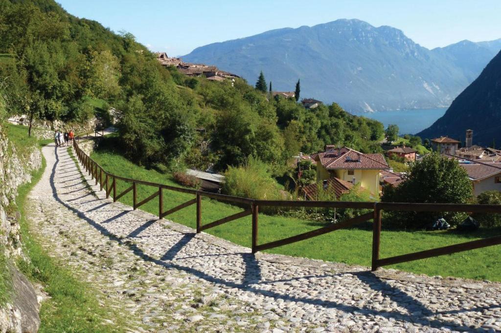 Rustica Sul Lago Tenno Primo Piano Buitenkant foto