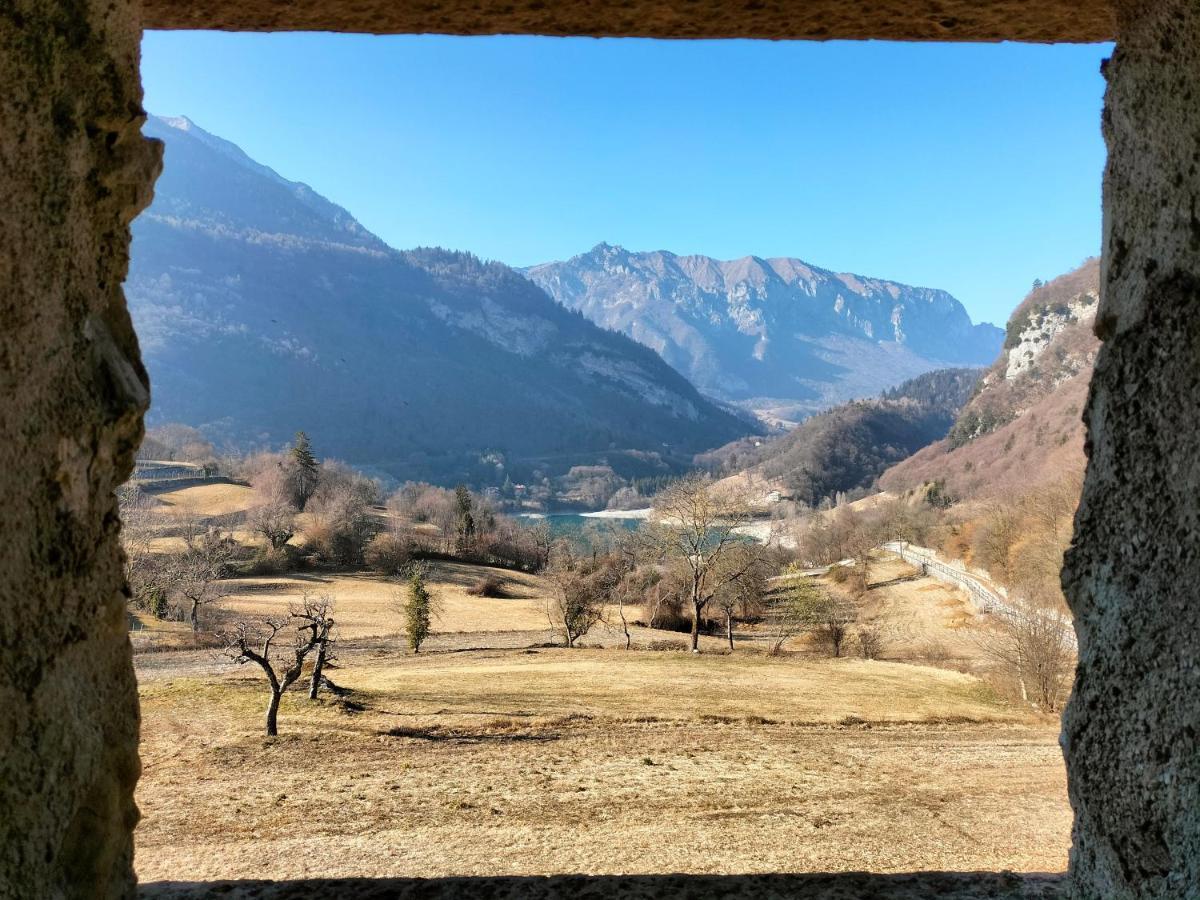 Rustica Sul Lago Tenno Primo Piano Buitenkant foto