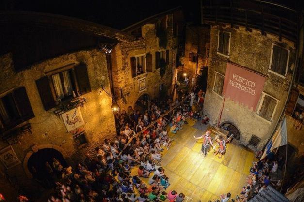 Rustica Sul Lago Tenno Primo Piano Buitenkant foto